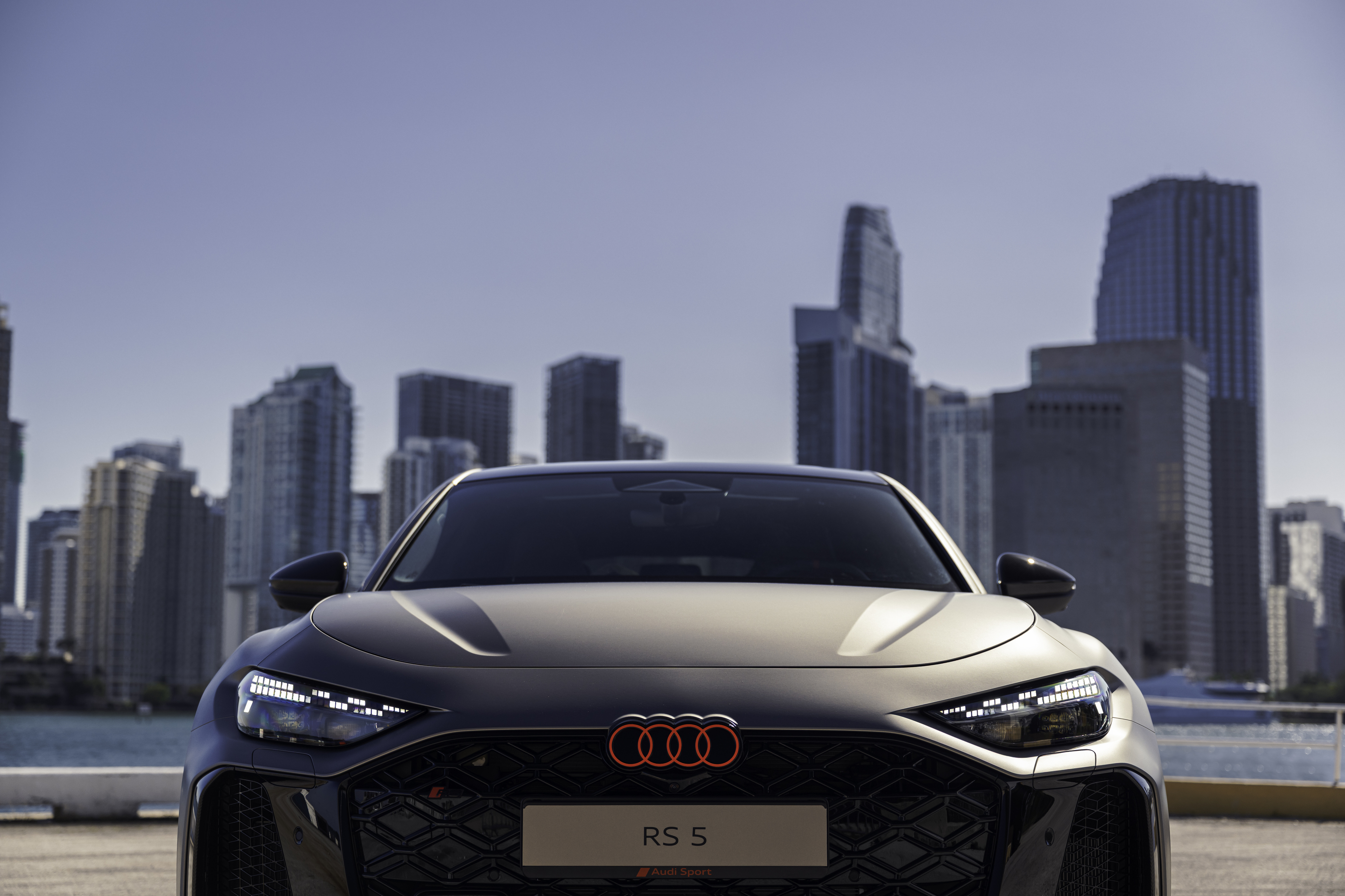 Novo Audi RS 5 estreia-se como híbrido plug-in  | Galeria de Imagens 2
