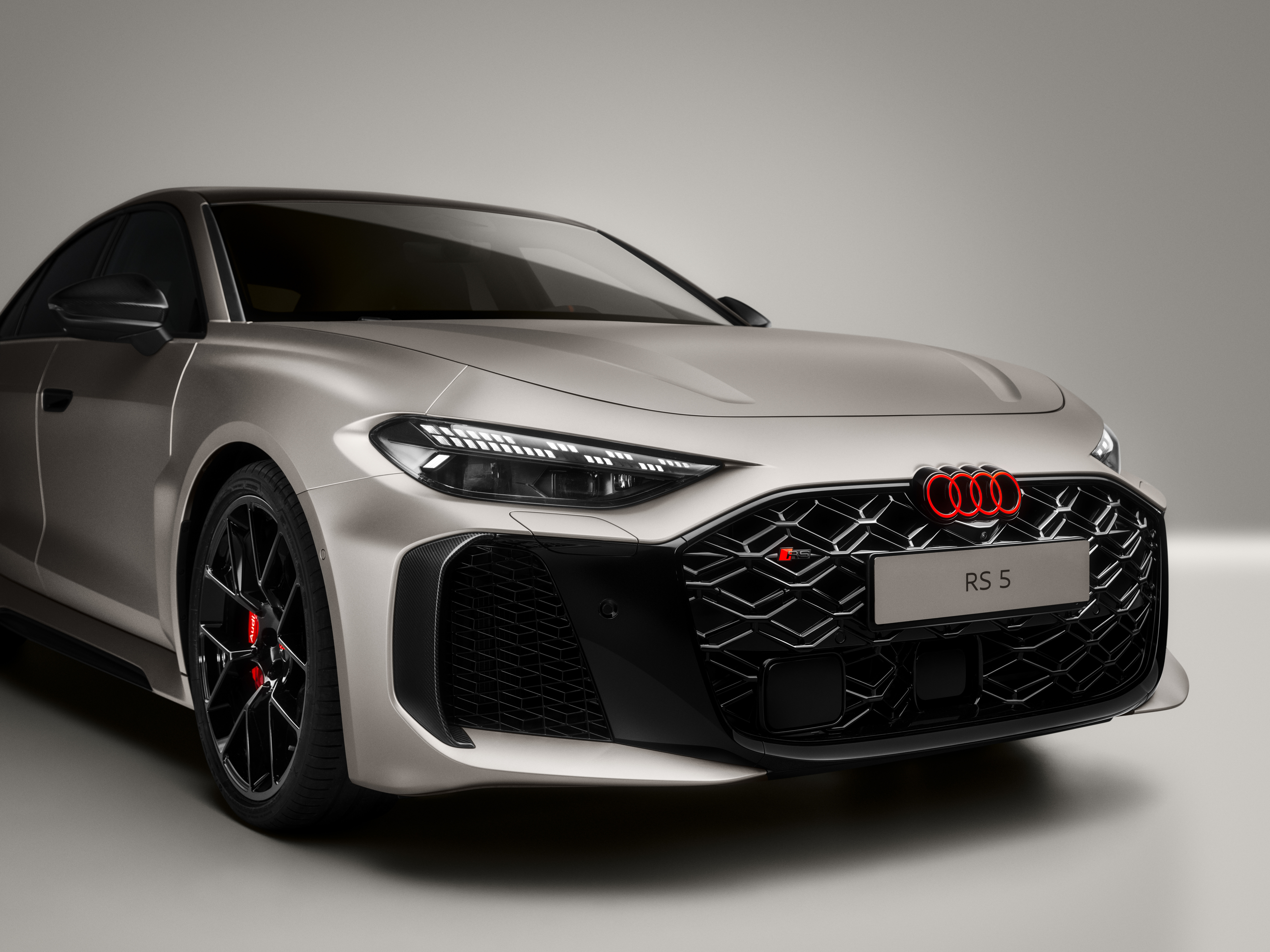 Novo Audi RS 5 estreia-se como híbrido plug-in  | Galeria de Imagens 6
