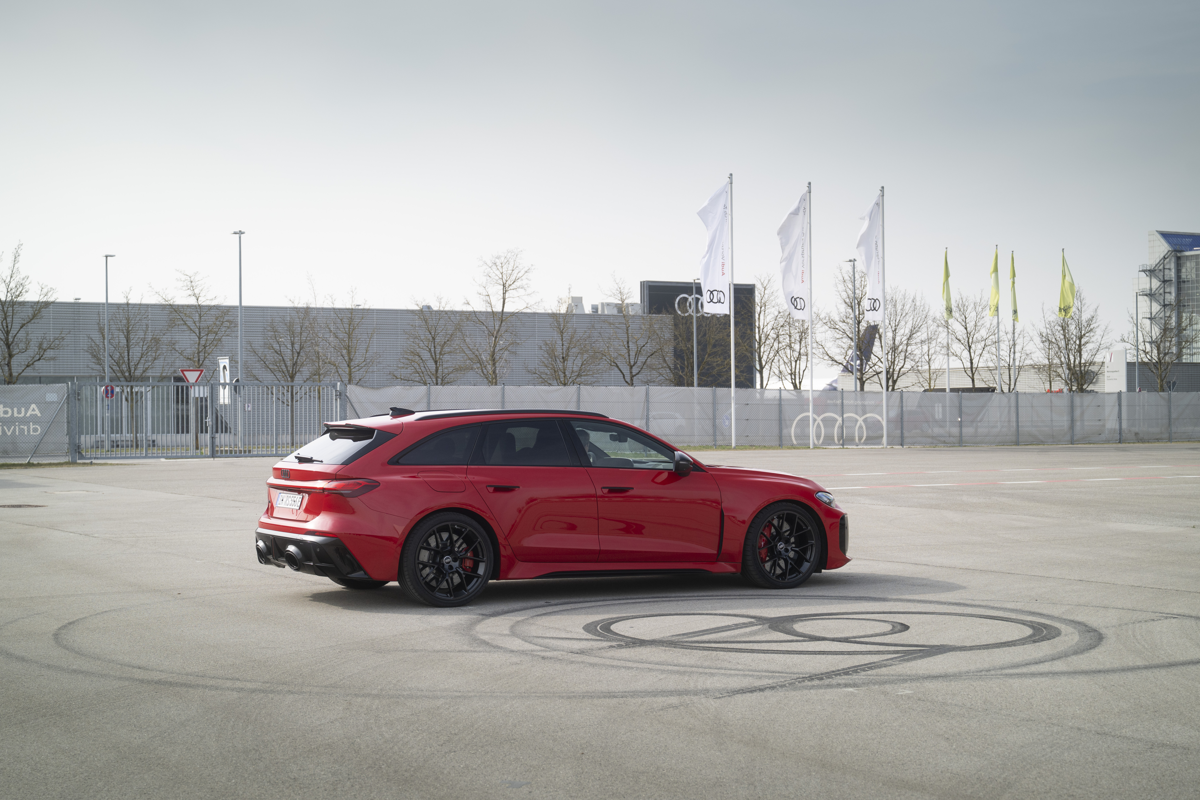 Novo Audi RS 5 estreia-se como híbrido plug-in  | Galeria de Imagens 8