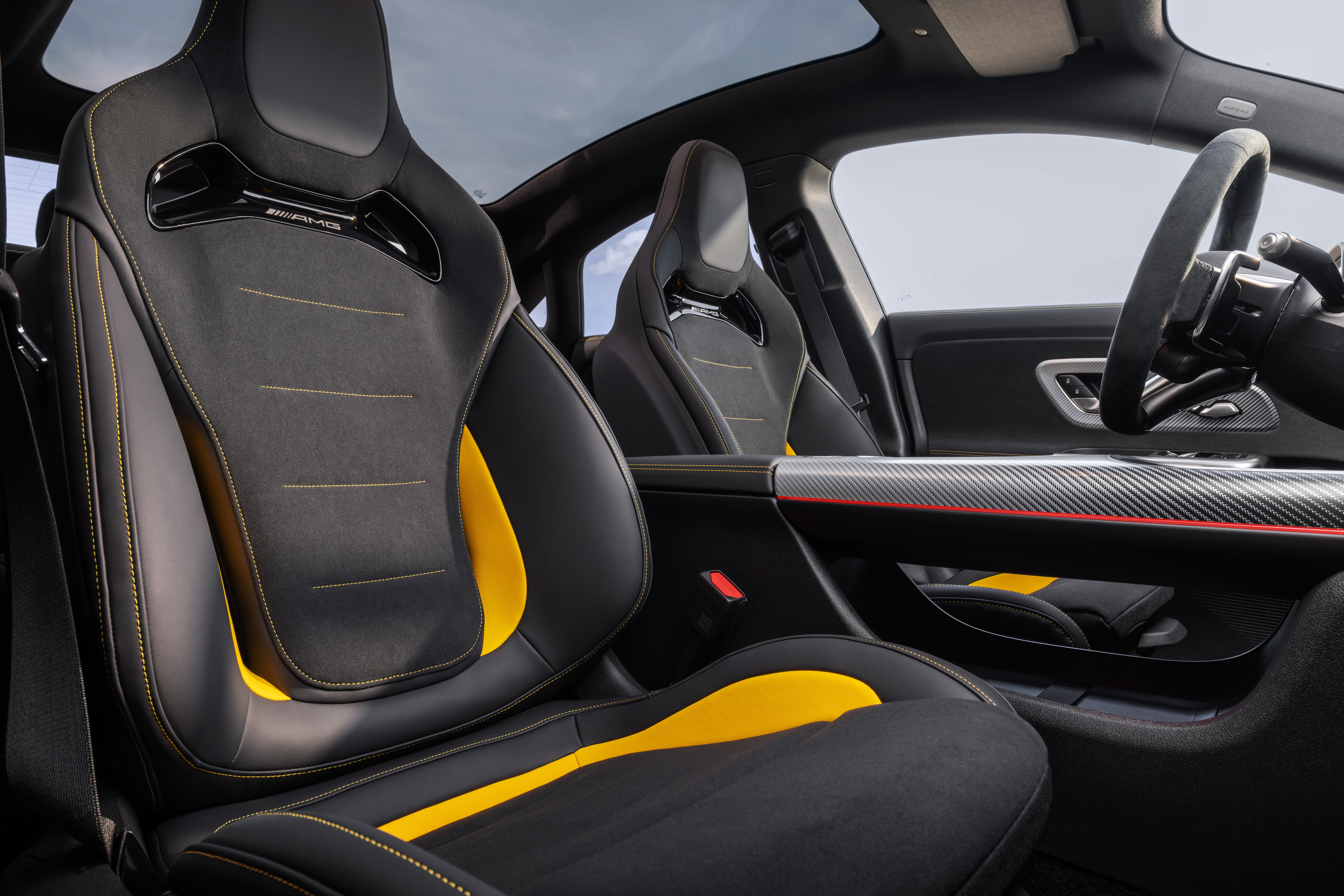 Mercedes-AMG CLA 45 regressa a 100% elétrico com até 680 cv | Galeria de Imagens 3