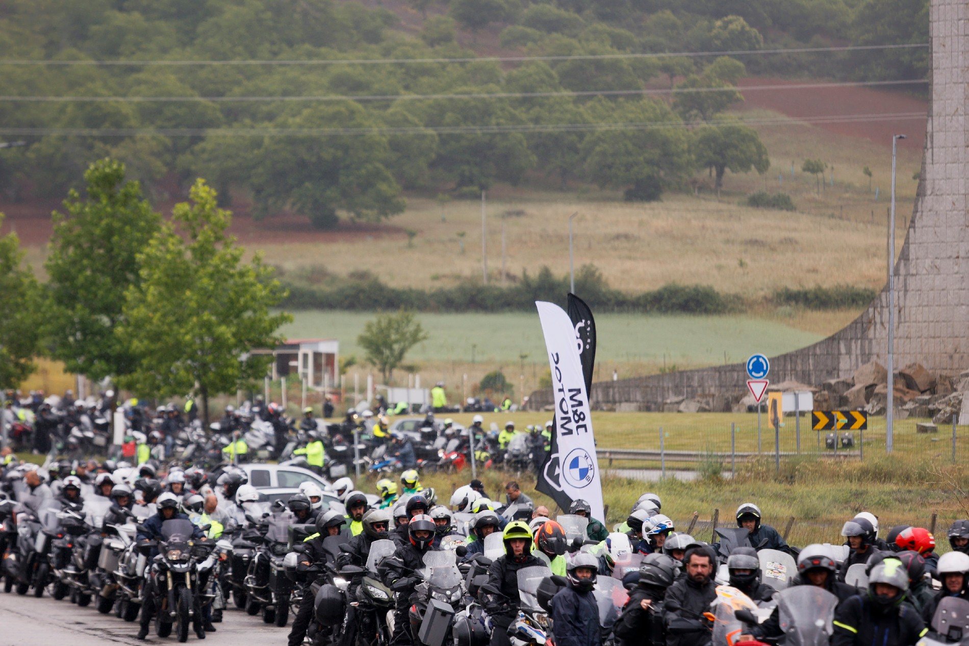 A aventura do Lés-a-Lés 2025 passa pela Benecar | Galeria de Imagens 31