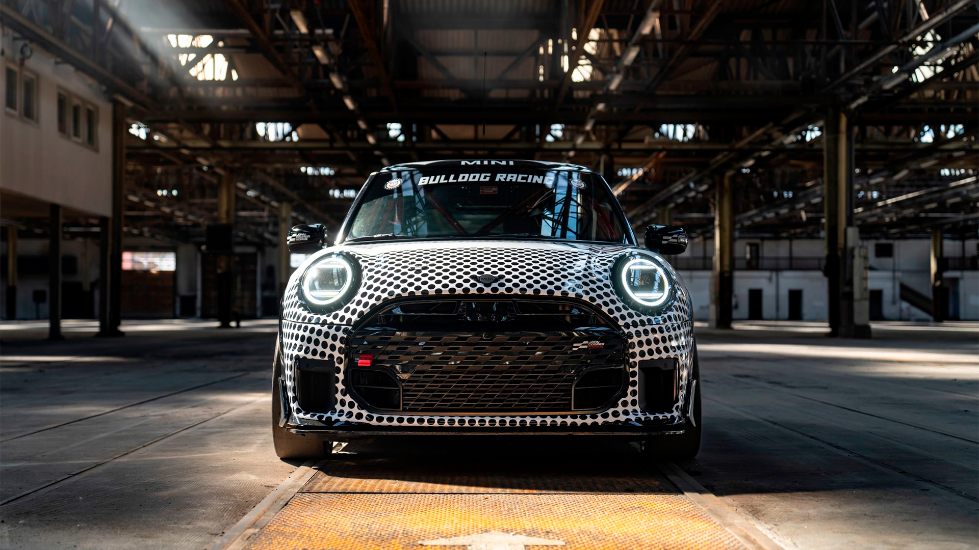 MINI e Bulldog Racing juntos outra vez em Nürburgring | Galeria de Imagens 6