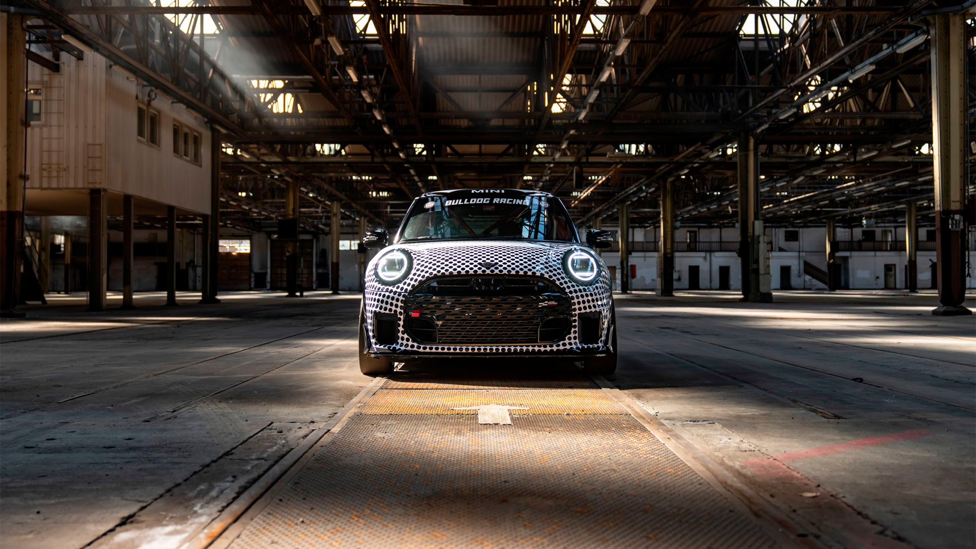 MINI e Bulldog Racing juntos outra vez em Nürburgring | Galeria de Imagens 8