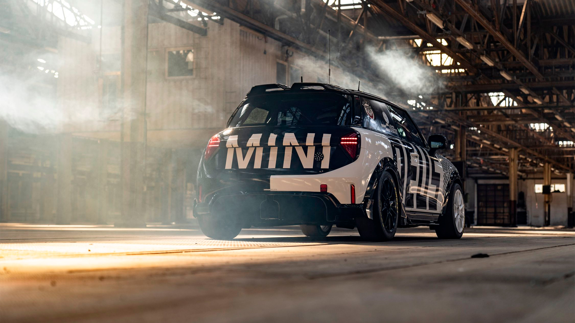 MINI e Bulldog Racing juntos outra vez em Nürburgring | Galeria de Imagens 9