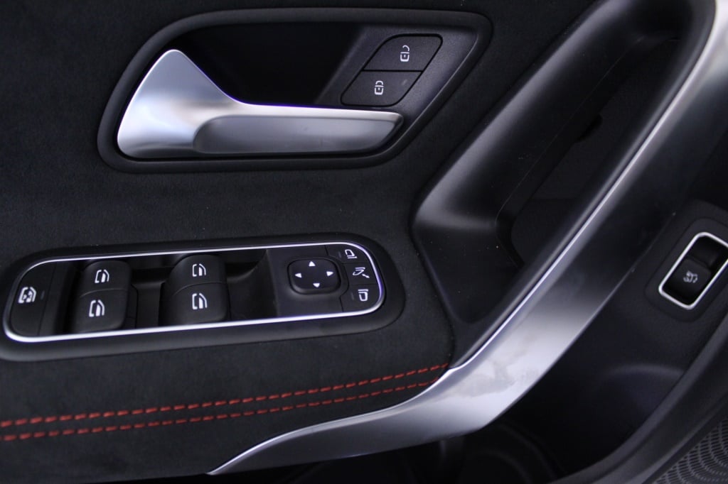 Mercedes-Benz Classe CLA - 180