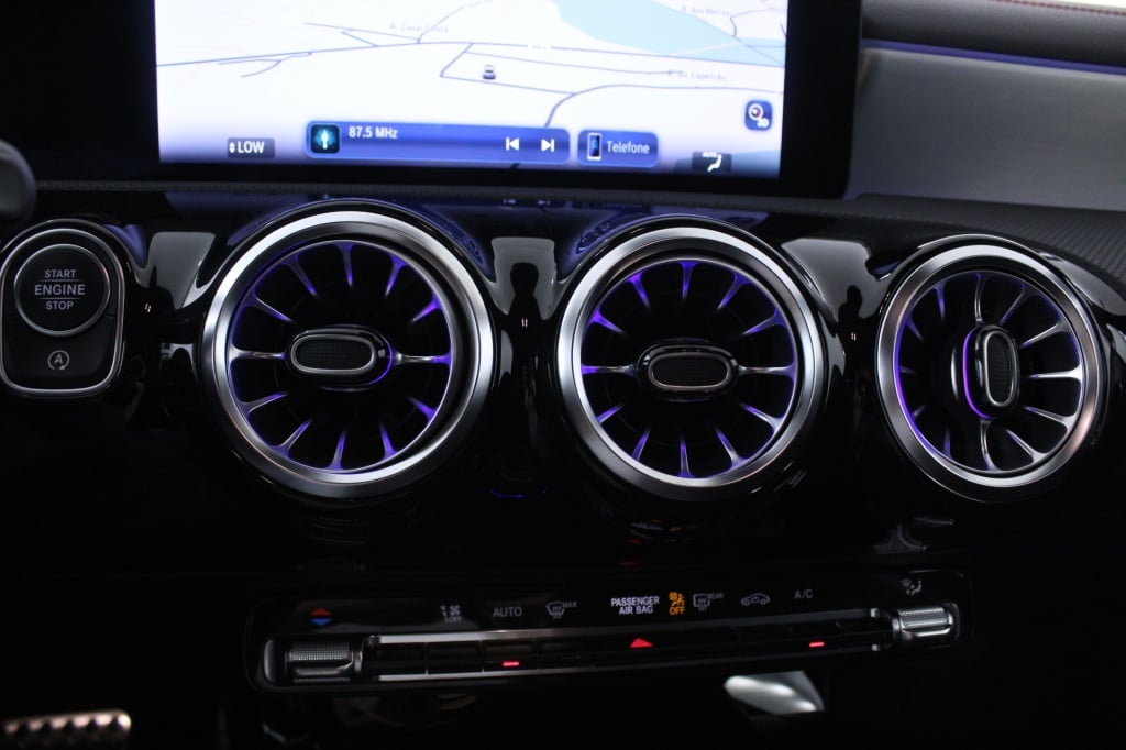 Mercedes-Benz Classe CLA - 180