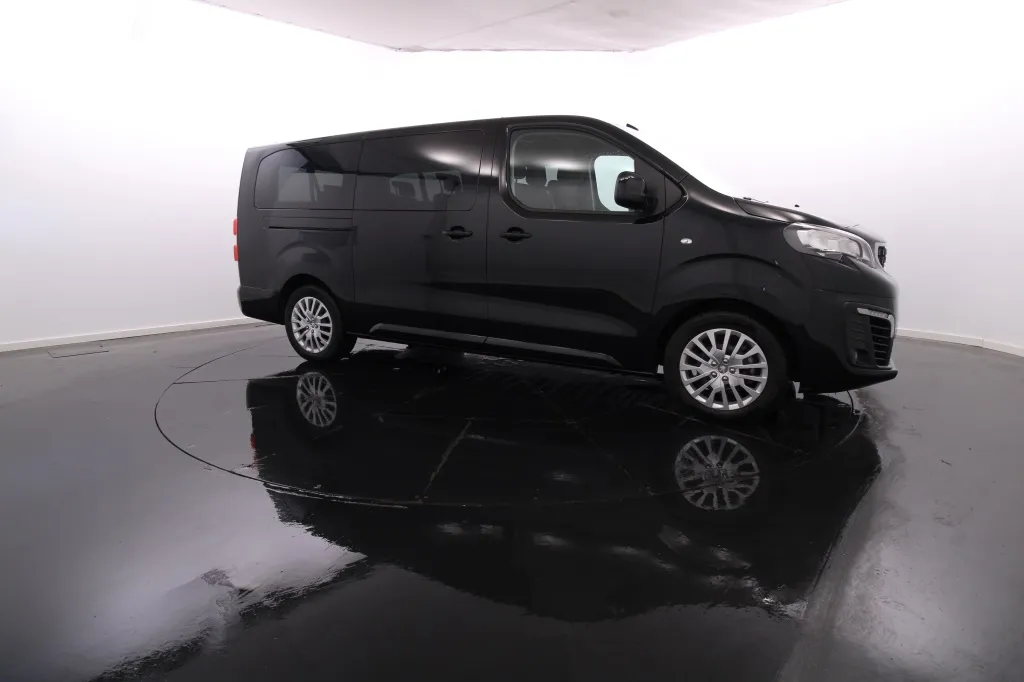 Peugeot e-Traveller