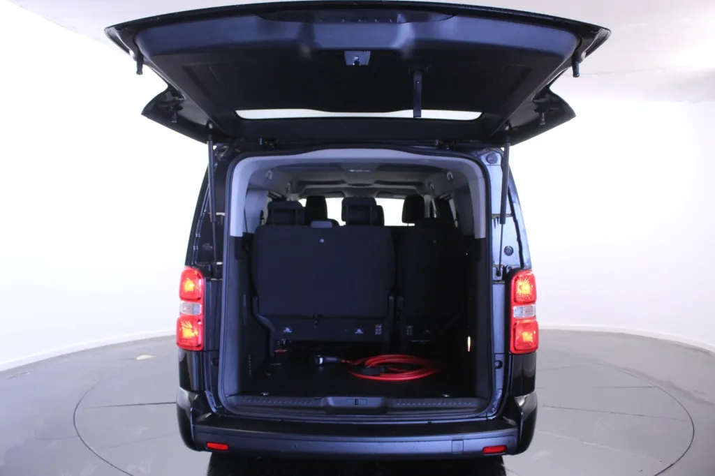 Peugeot e-Traveller