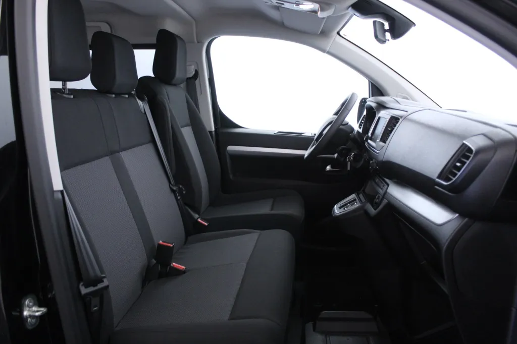Peugeot e-Traveller