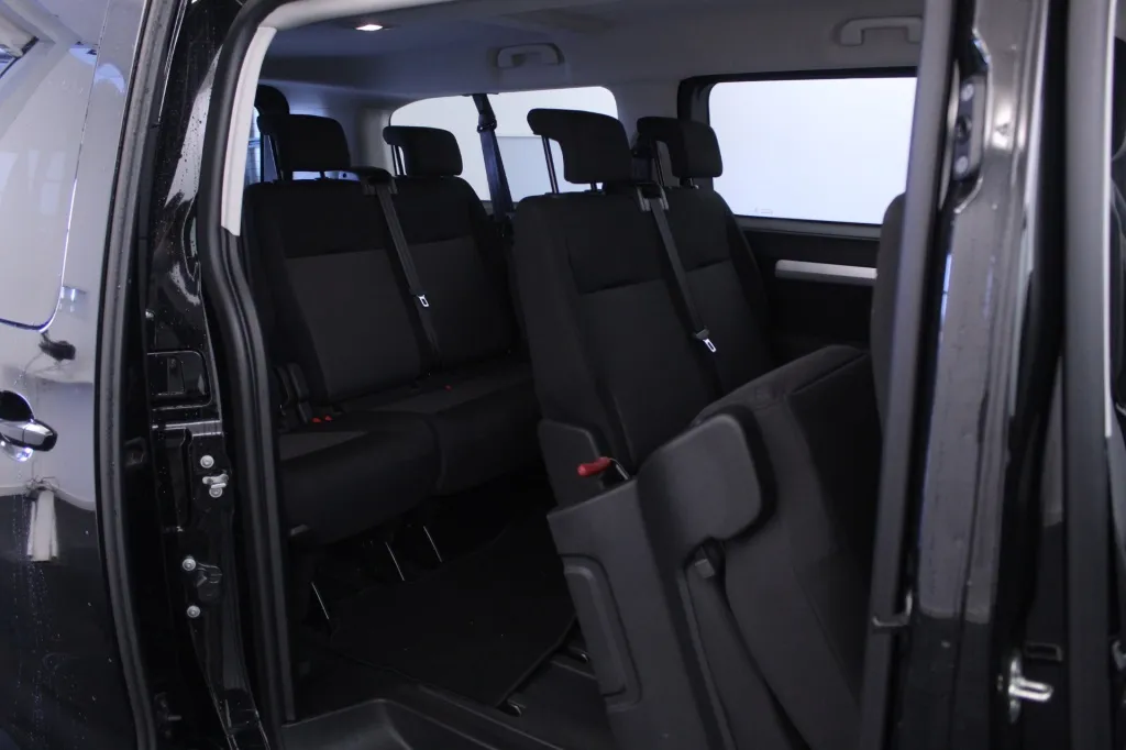Peugeot e-Traveller