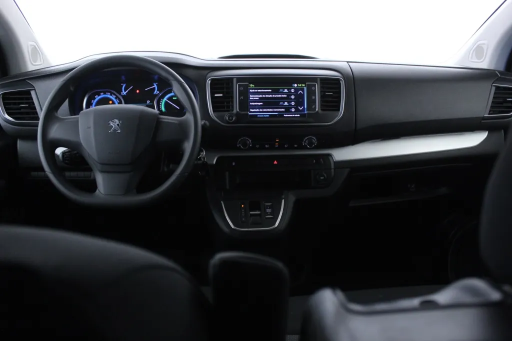 Peugeot e-Traveller