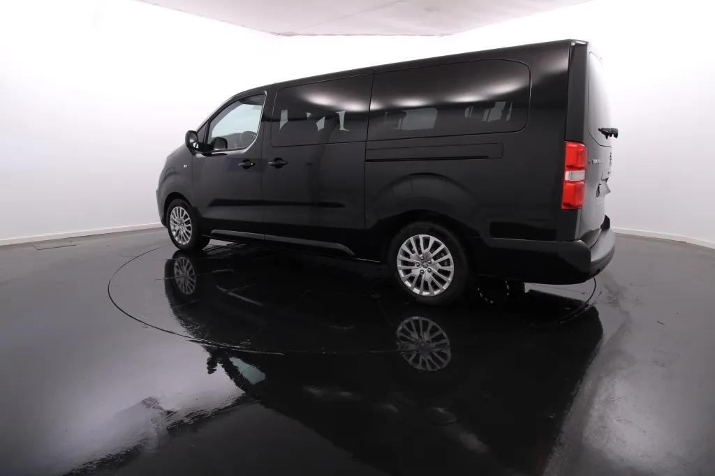 Peugeot e-Traveller