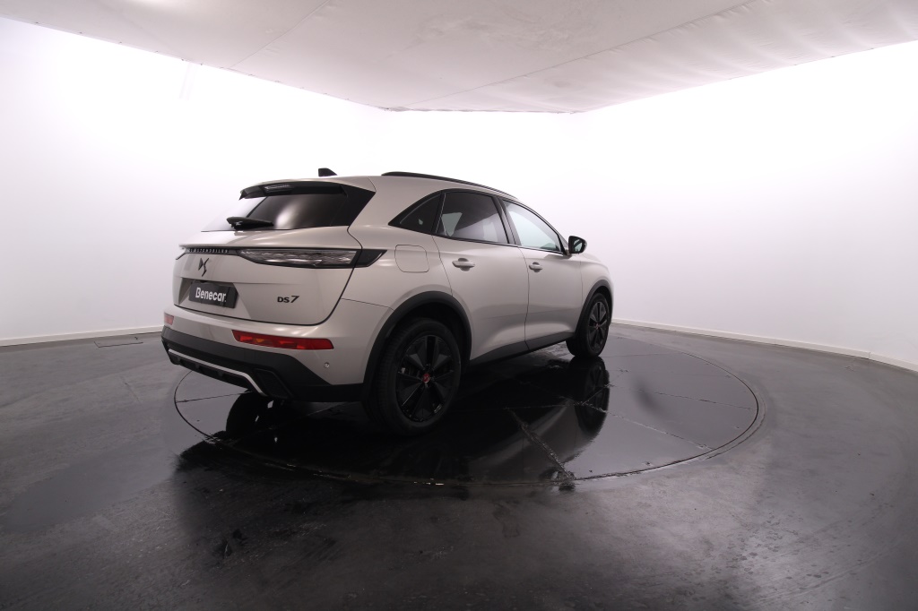 DS DS7