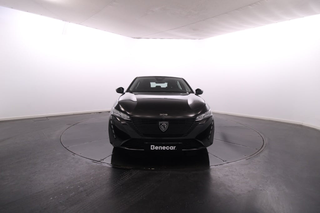 Peugeot e-308