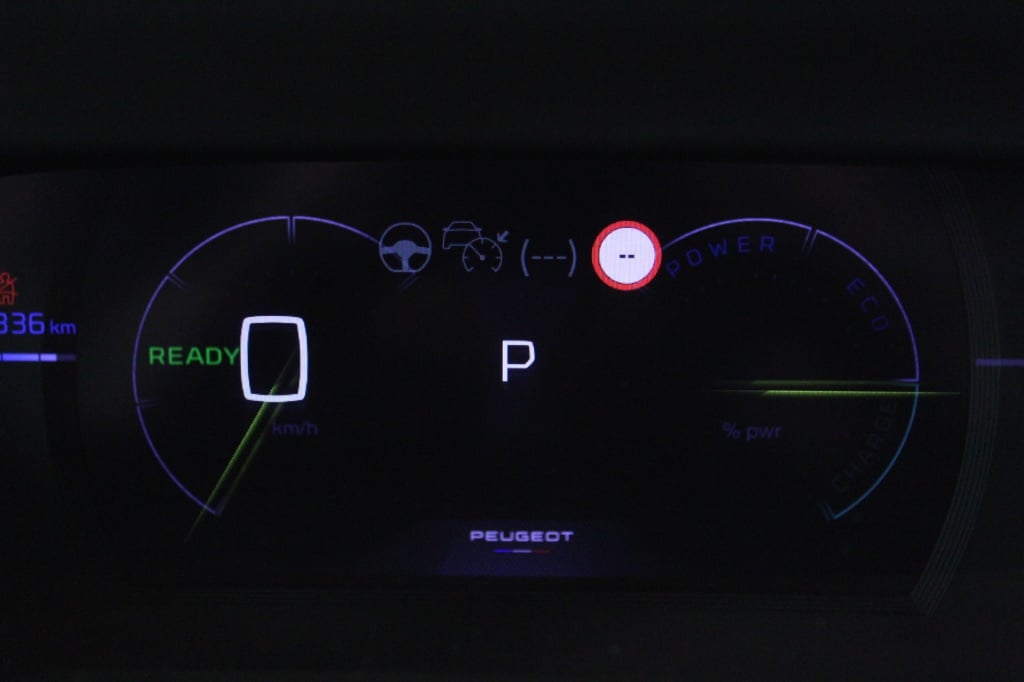 Peugeot e-2008