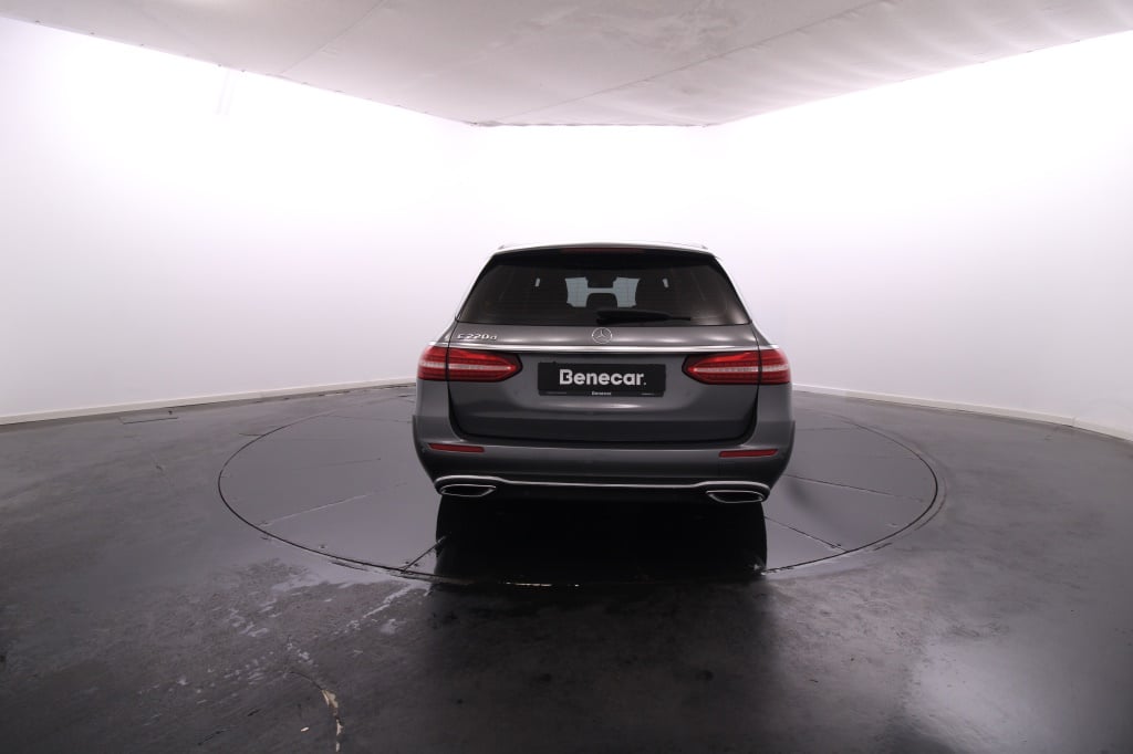 Mercedes-Benz Classe E - 220