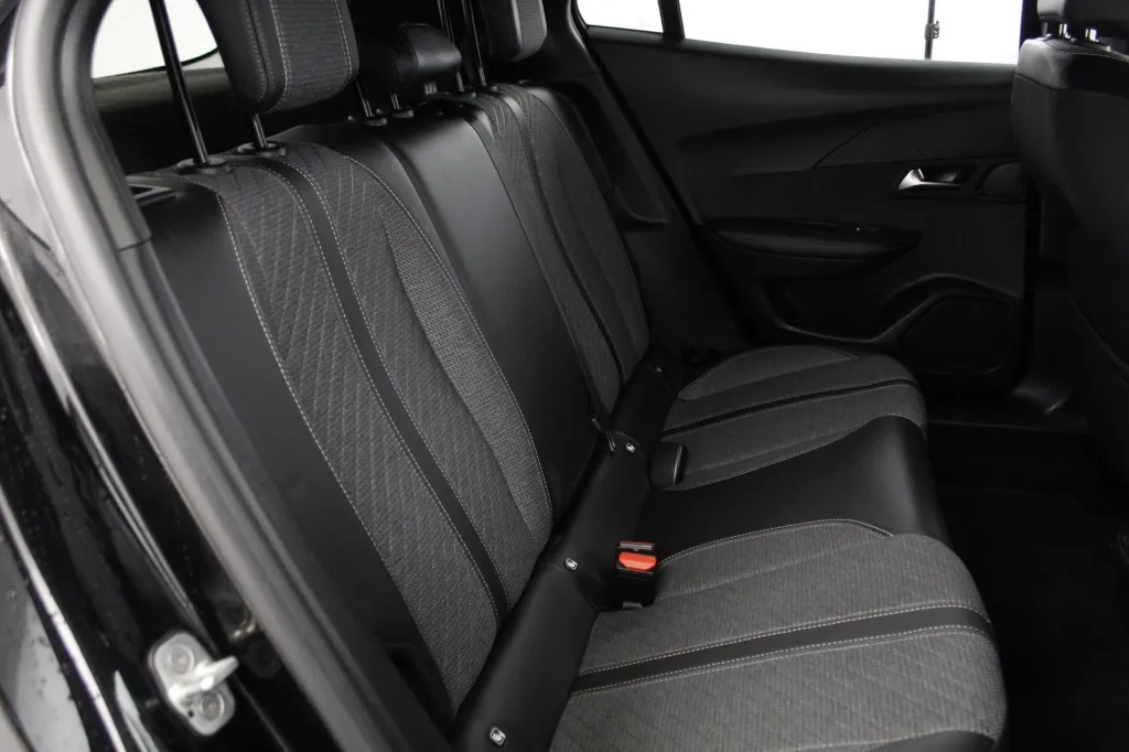 Peugeot e-2008