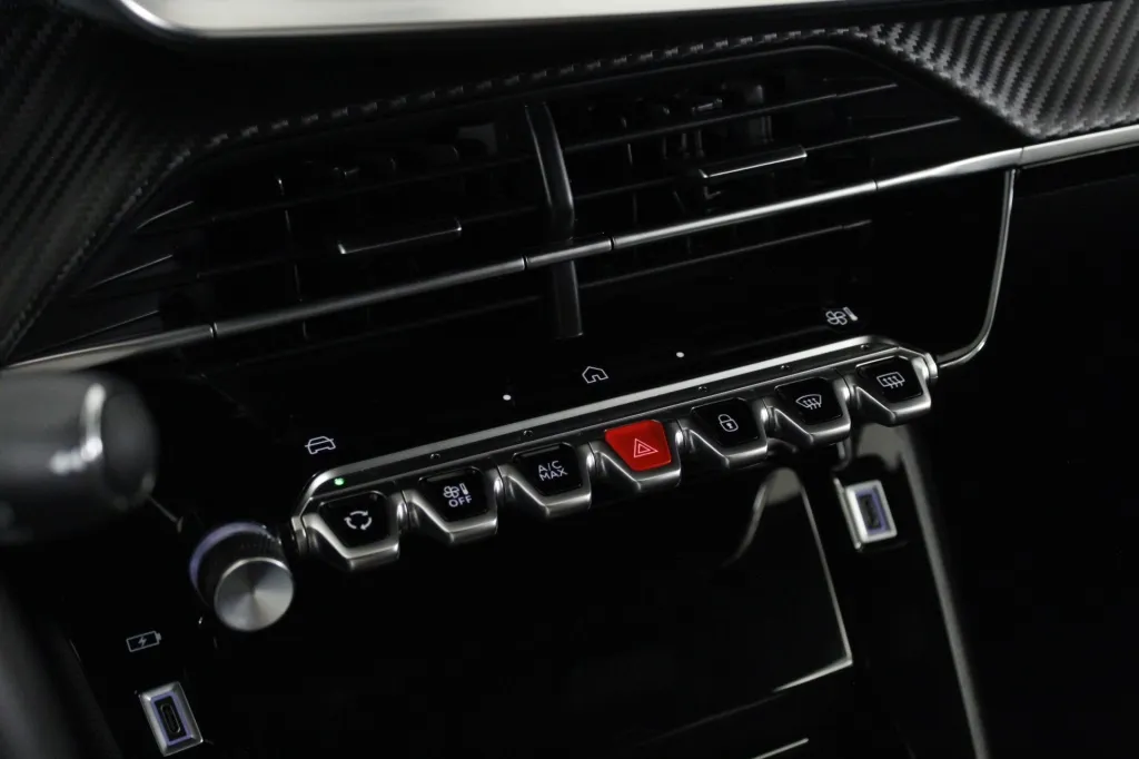 Peugeot e-2008