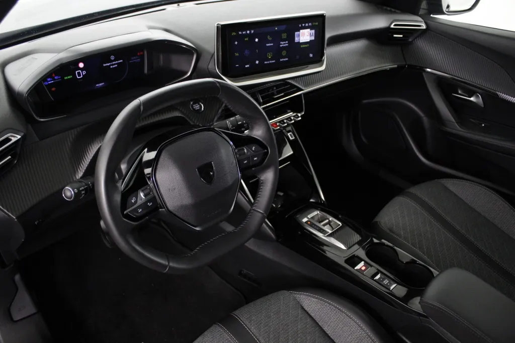 Peugeot e-2008