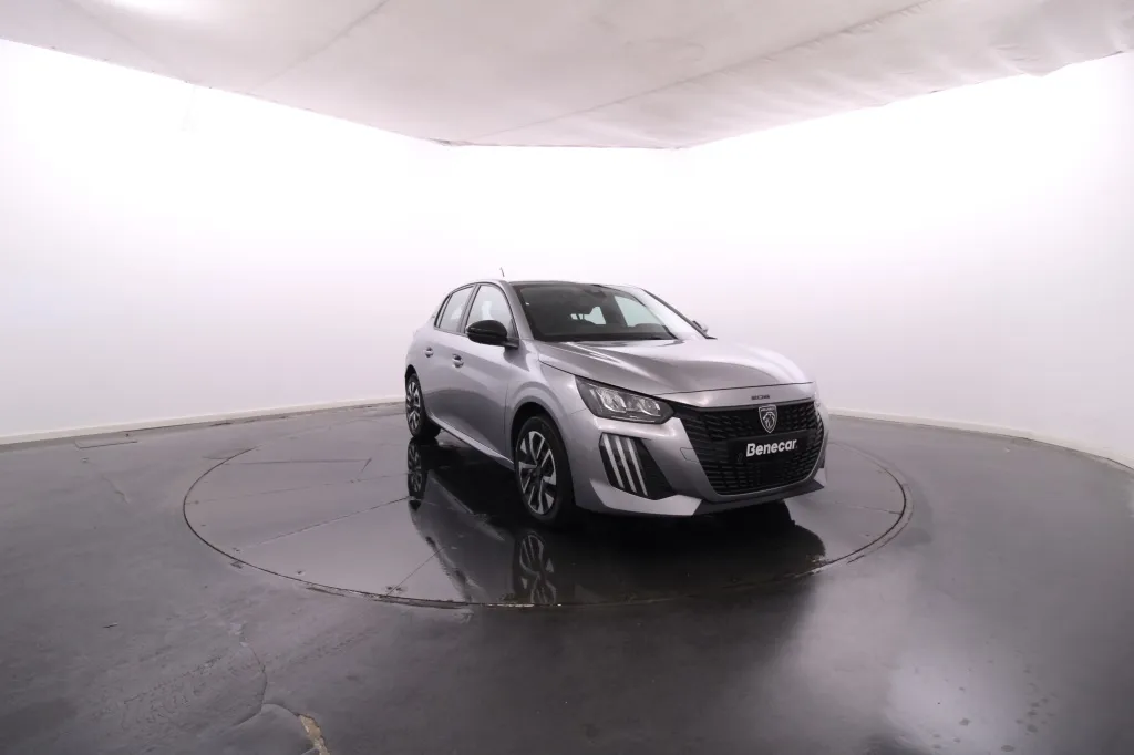 Peugeot e-208