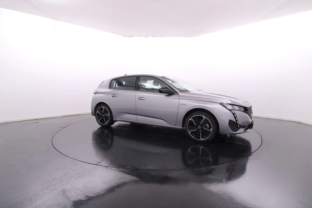 Peugeot e-308