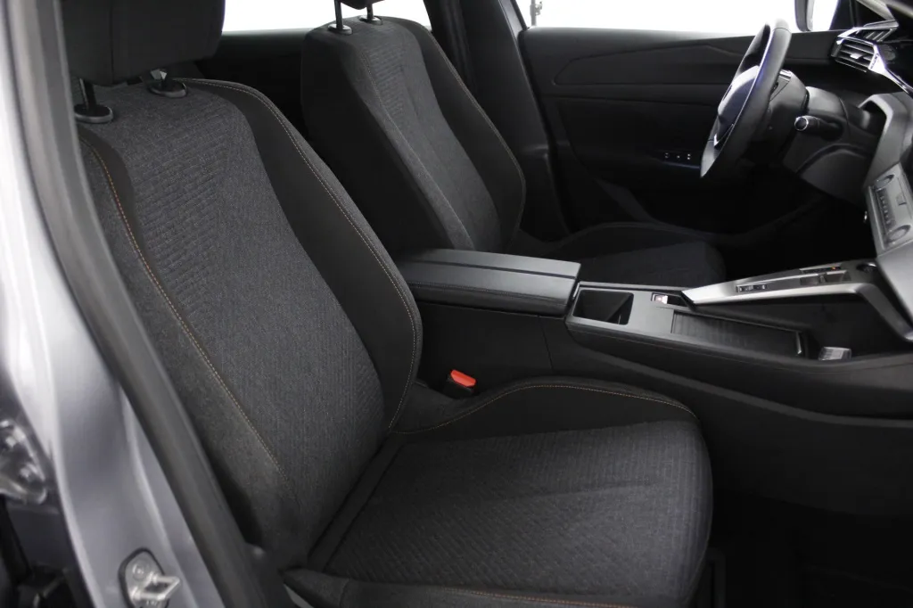 Peugeot e-308