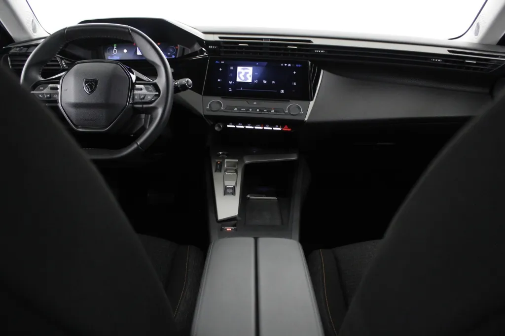 Peugeot e-308