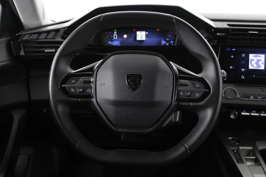 Peugeot e-308
