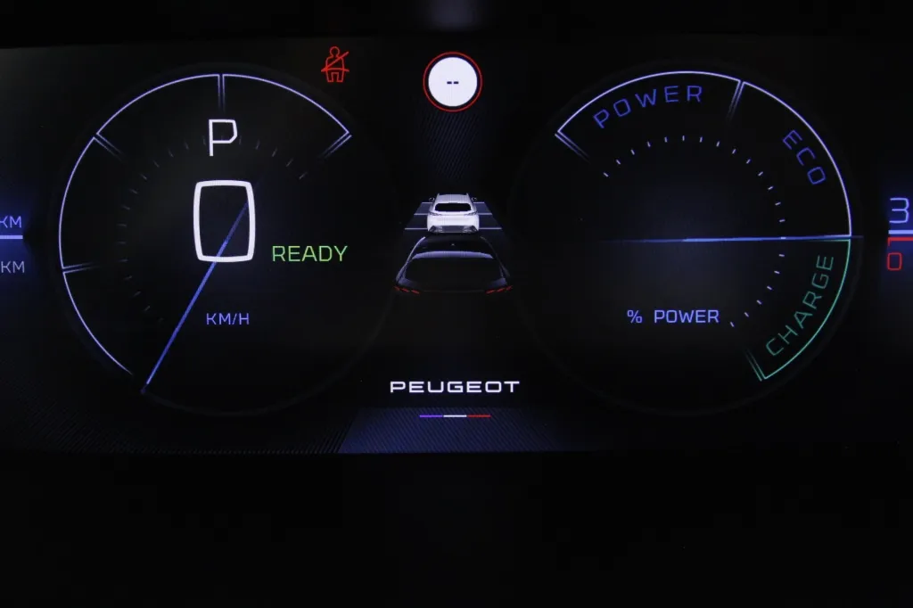Peugeot e-308