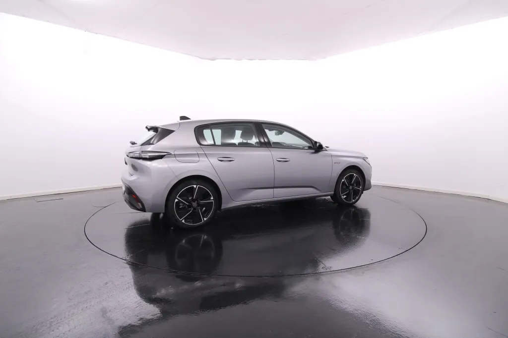 Peugeot e-308