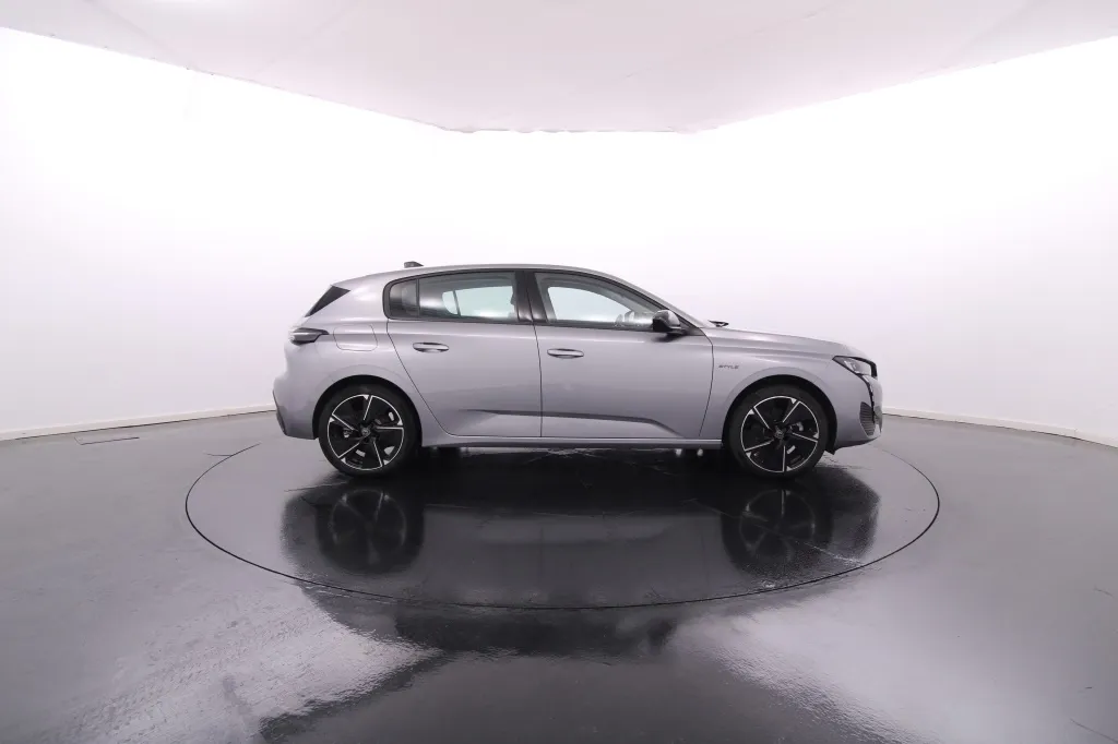 Peugeot e-308