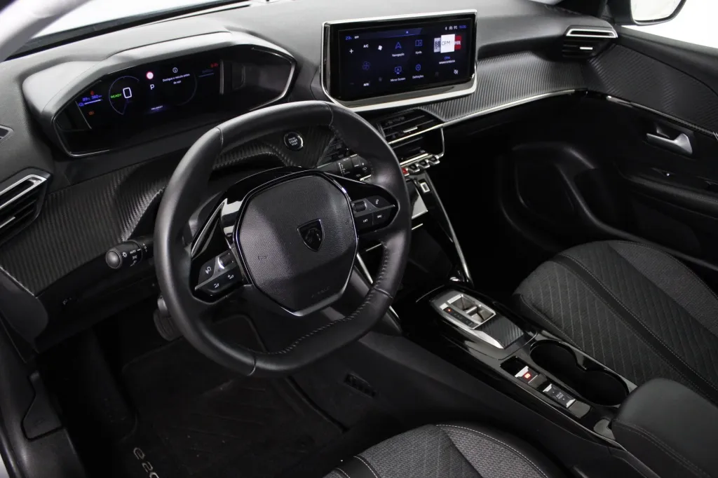 Peugeot e-208