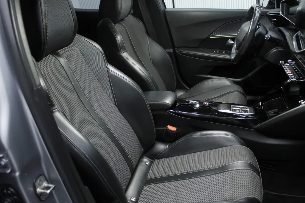 Peugeot e-2008