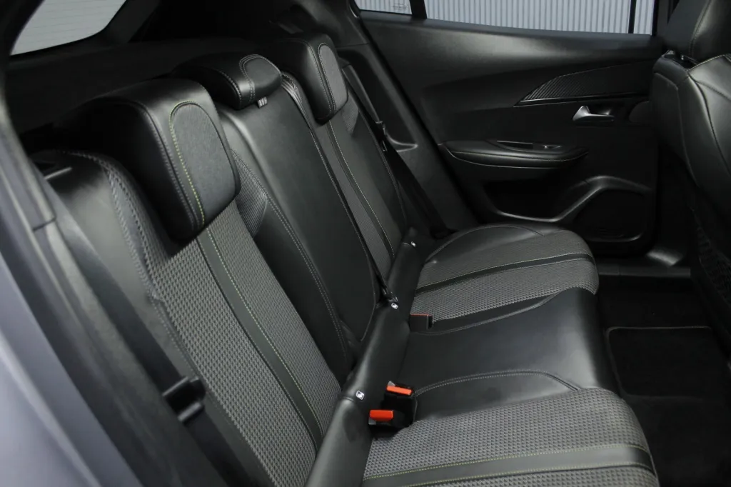 Peugeot e-2008