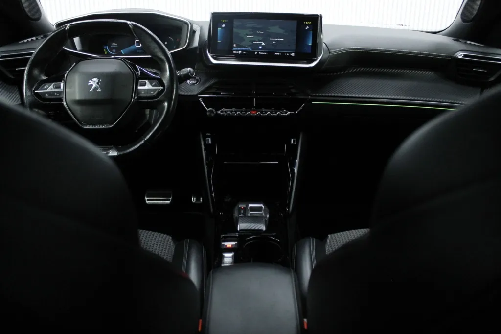 Peugeot e-2008