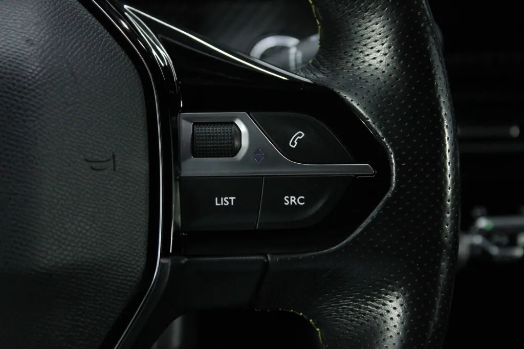 Peugeot e-2008