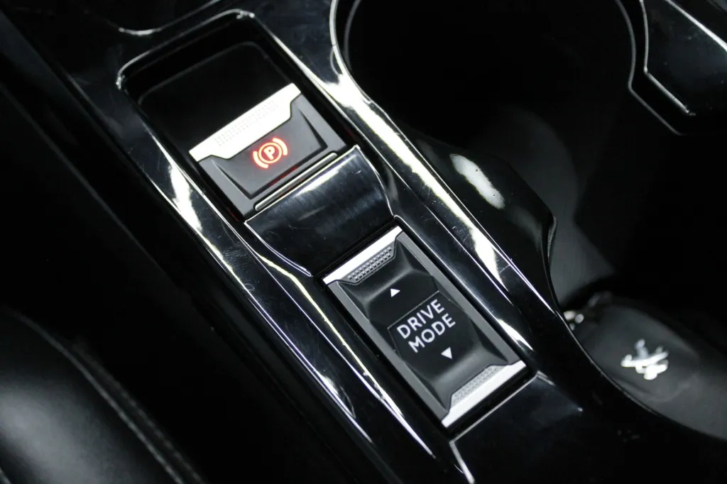 Peugeot e-2008
