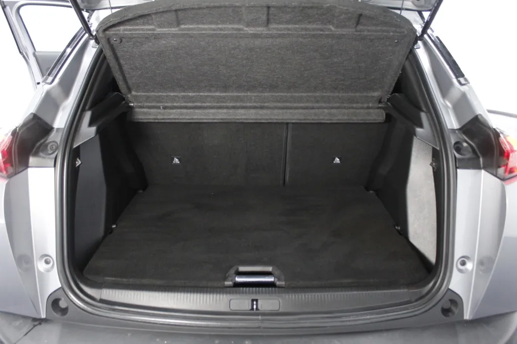 Peugeot e-2008