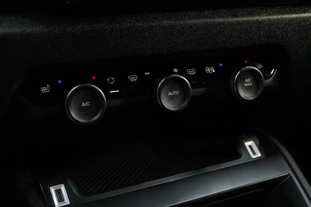 Citroen e-C4X