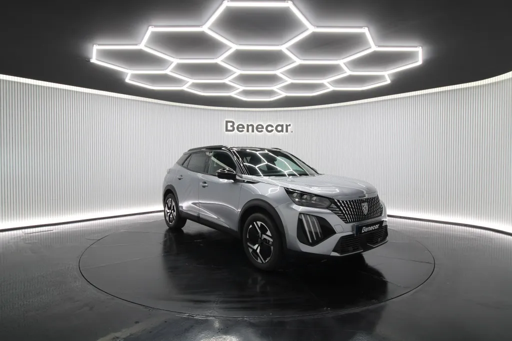 Peugeot e-2008