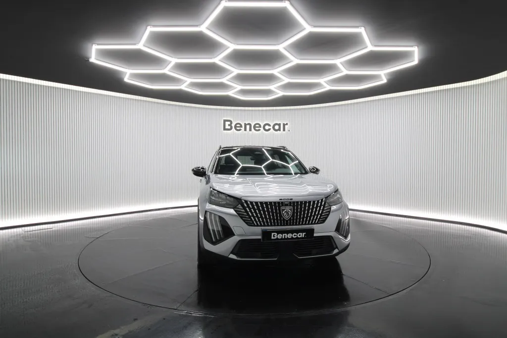 Peugeot e-2008