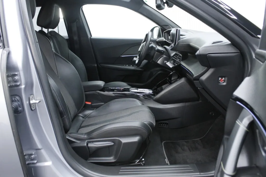 Peugeot e-2008