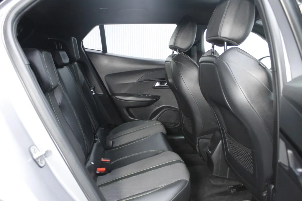 Peugeot e-2008