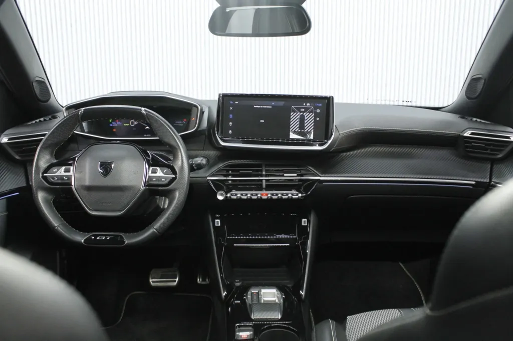 Peugeot e-2008