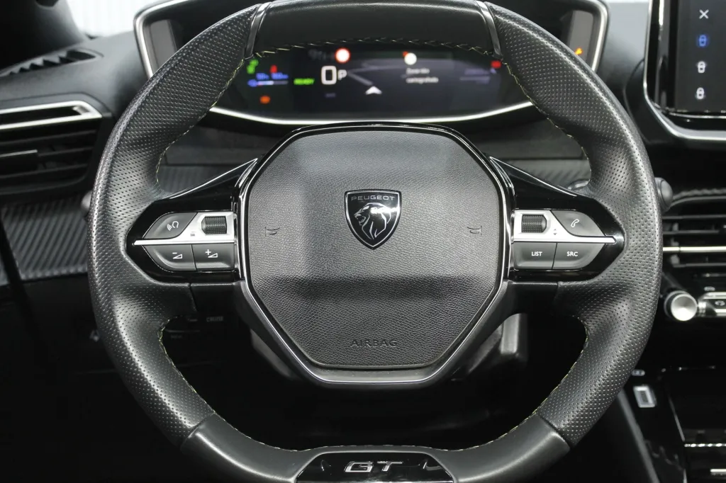 Peugeot e-2008