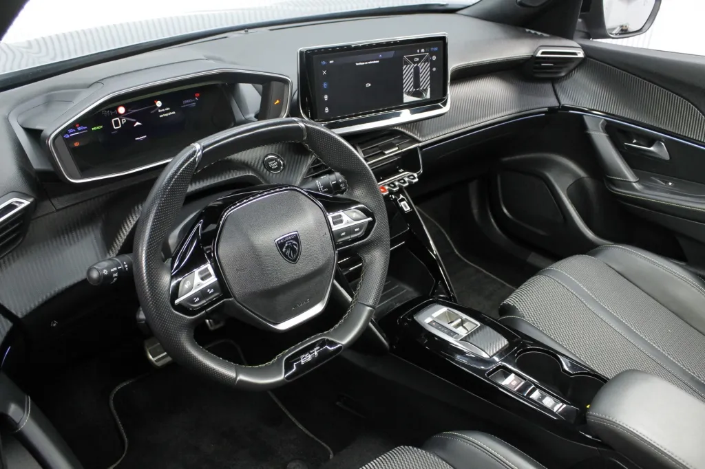 Peugeot e-2008