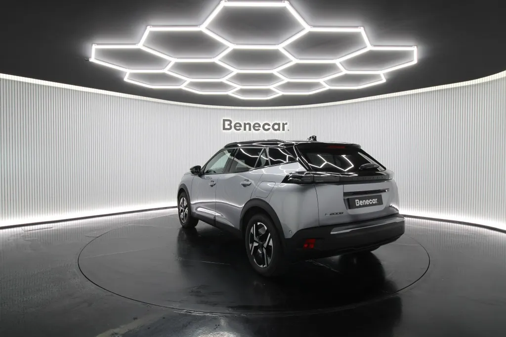Peugeot e-2008