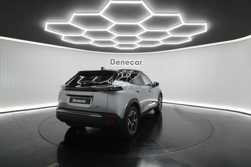 Peugeot e-2008