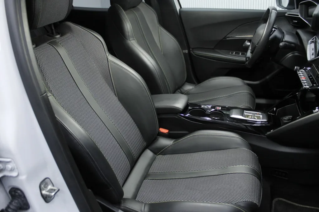 Peugeot e-2008