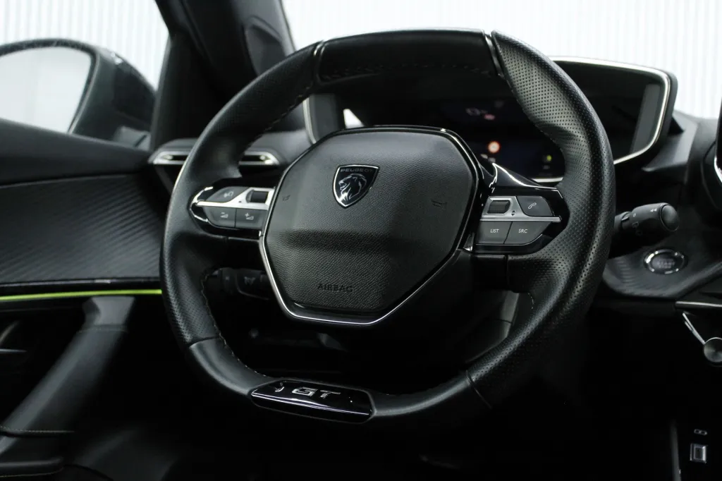 Peugeot e-2008